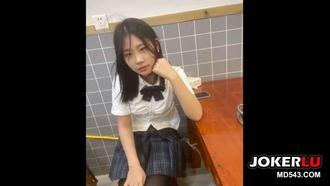  轻松拿下刚成年的精神小妹