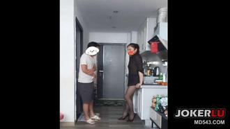  黑丝勾引附近单男上门做爱 小艾