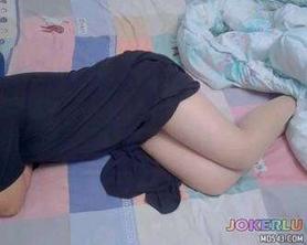  我姨为我穿上了丝袜骚穴紧紧包裹我的龟头白浆比之前更多了