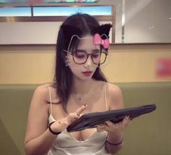  海底捞露脸女大真的太骚了 ICICIS